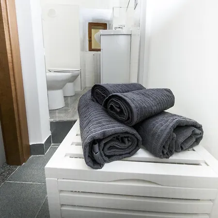 Little House Aurora *